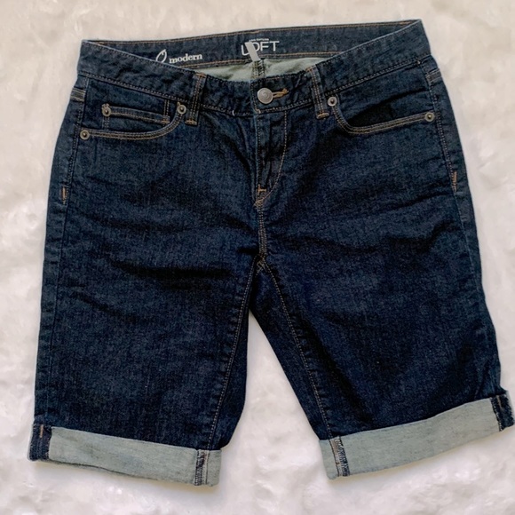 ๐บ 2 for $23 ๐บ LOFT Dark Denim Jean Shorts - Picture 1 of 13